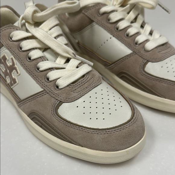 Tory Burch Clover Court Cream and Tan Sneakers - Picture 6 of 9